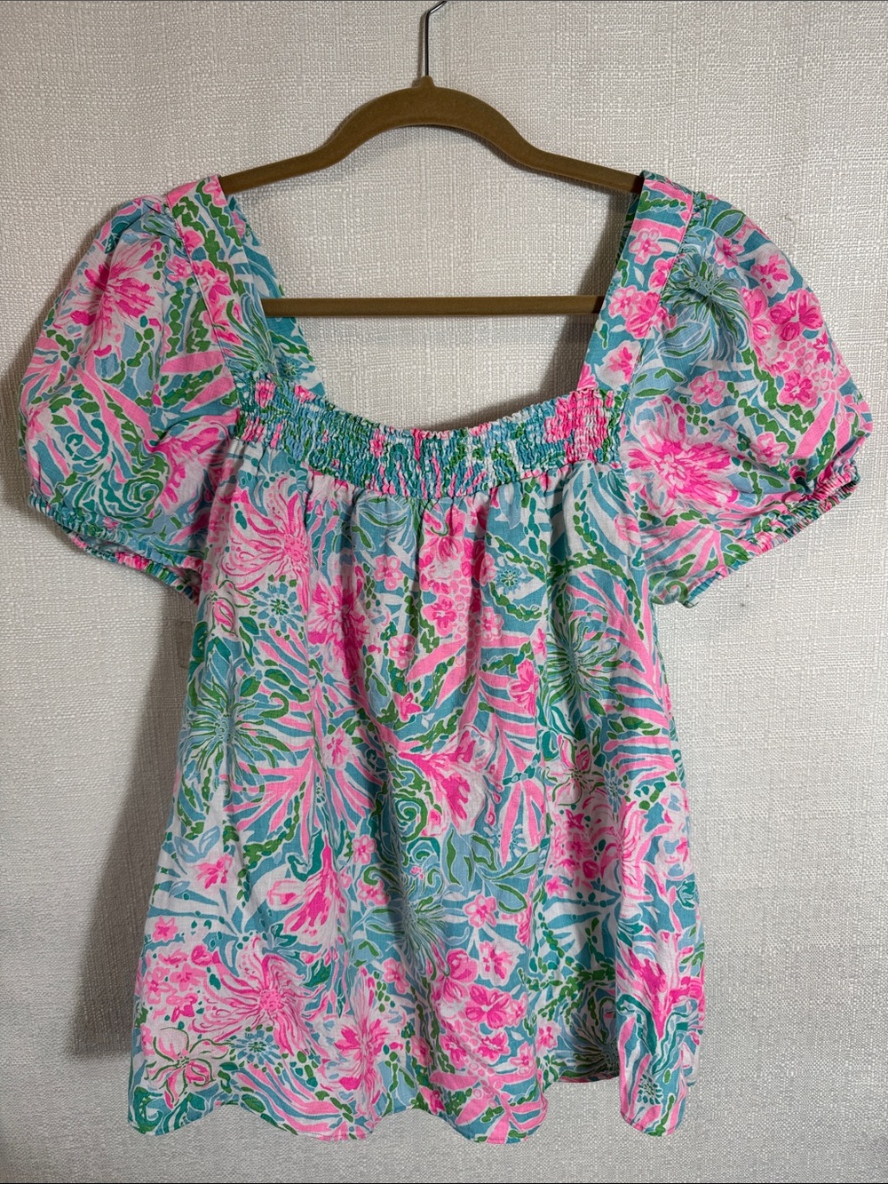 Lilly Pulitzer 100% Linen Floral Puff Sleeve Smocked Top Size 12 - Picture 3 of 10